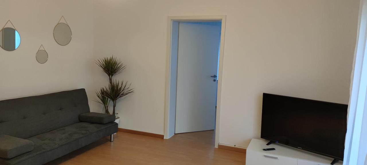 Schoene Und Optimal Gelegene Wohnung Og Weisskirchen Extérieur photo