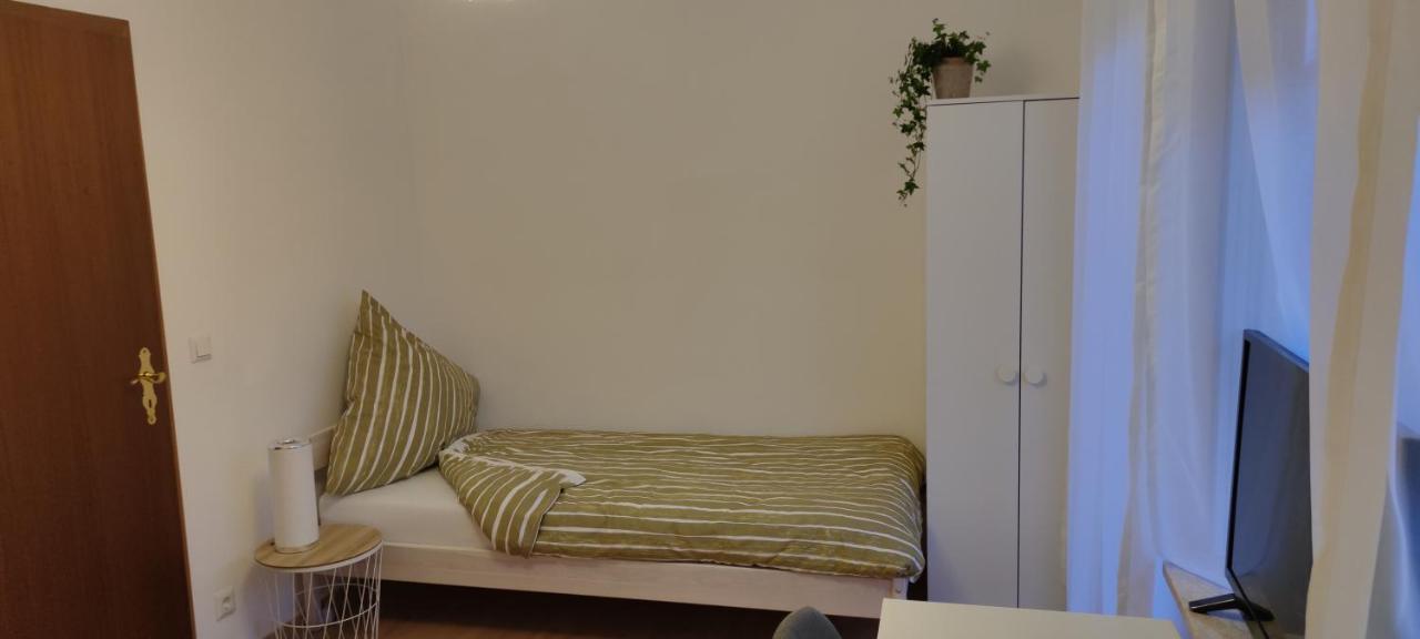 Schoene Und Optimal Gelegene Wohnung Og Weisskirchen Extérieur photo